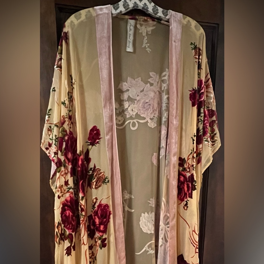 Aratta Floral Kimono in Cream and Pink